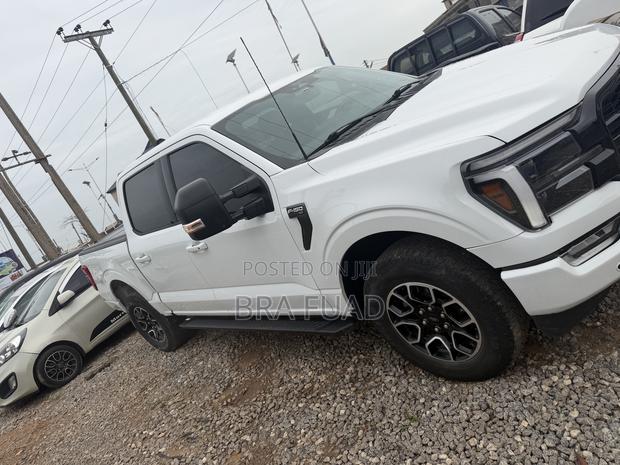 Ford F-150 XLT 2022 White