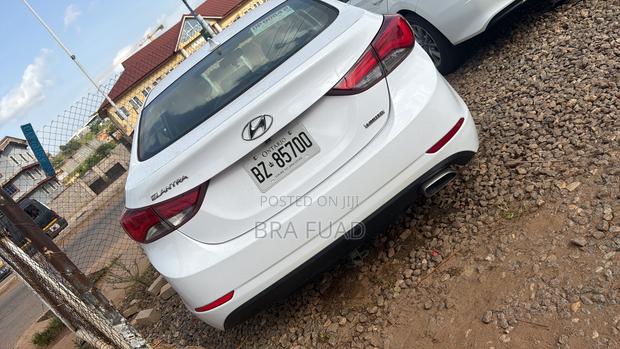 Hyundai Elantra Limited 4dr Sedan (1.8L 4cyl 6A) 2014 White