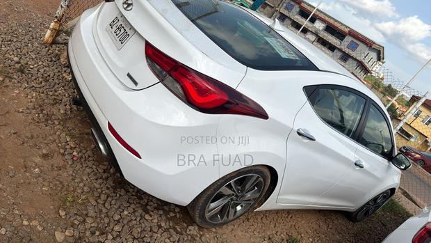 Hyundai Elantra Limited 4dr Sedan (1.8L 4cyl 6A) 2014 White