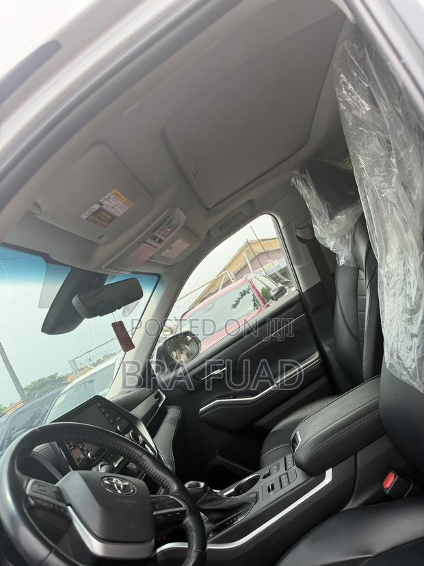 Toyota Highlander XLE 2022 Silver