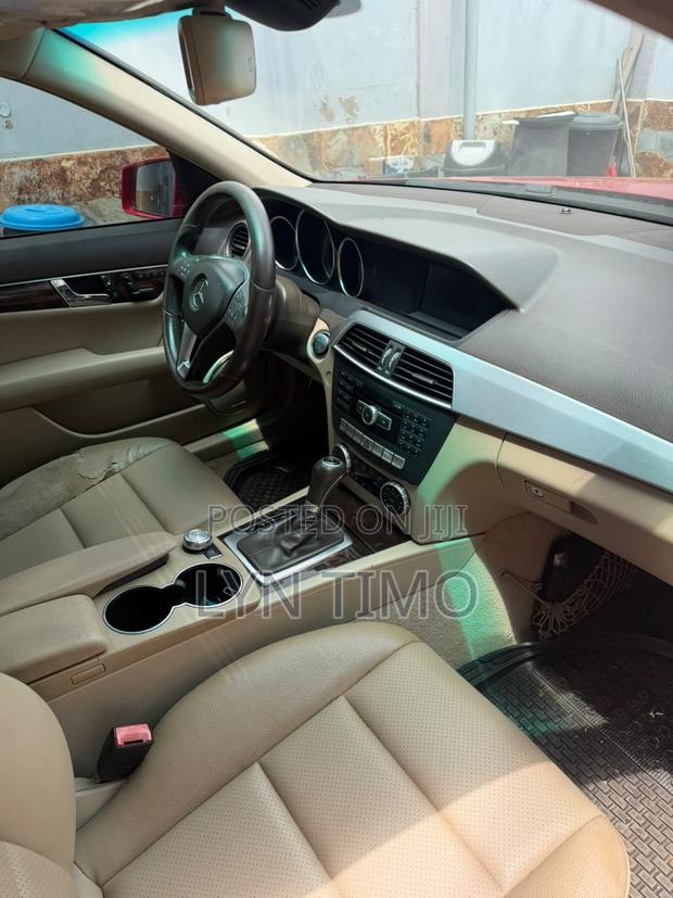 Mercedes-Benz C250 2014 Red