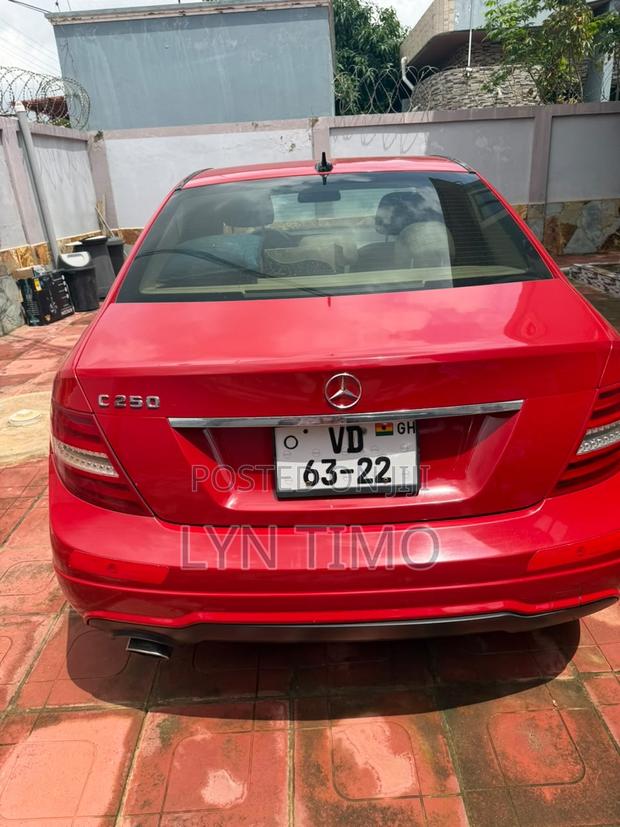 Mercedes-Benz C250 2014 Red