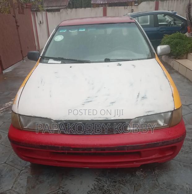 Nissan Almera Tino 2004 Red