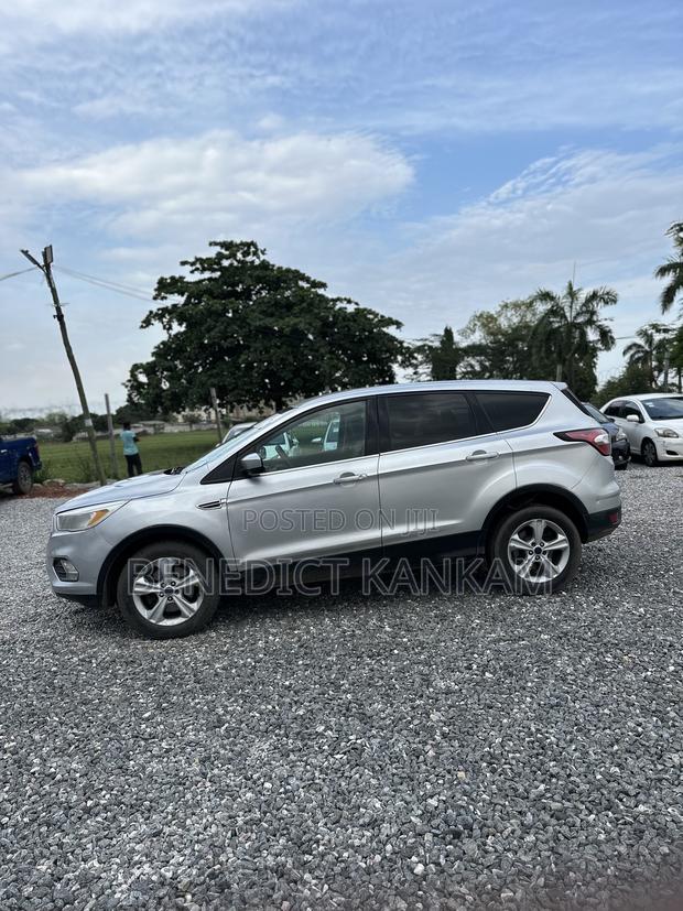 Ford Escape SE 4x4 2017 Gray