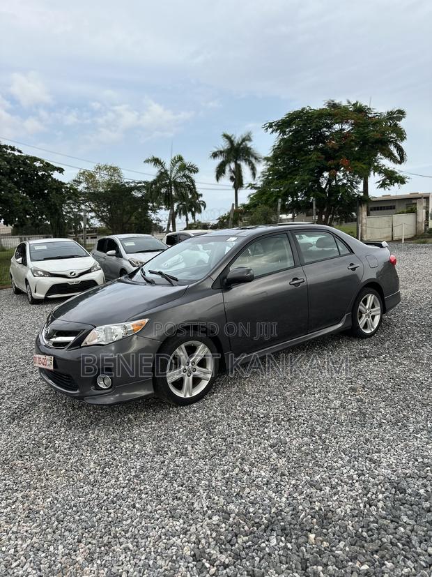Toyota Corolla S 4dr Sedan (1.8L 4cyl 4A) 2013 Gray