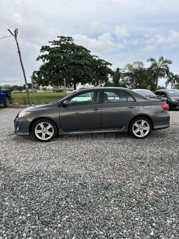 Toyota Corolla S 4dr Sedan (1.8L 4cyl 4A) 2013 Gray
