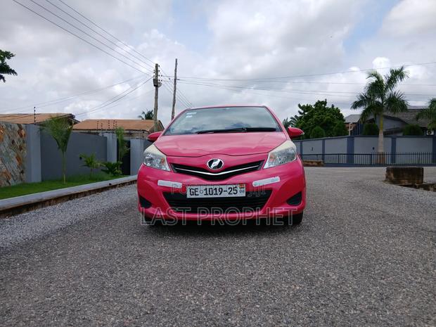 Toyota Vitz 1.0 FWD 5dr 2013 Red