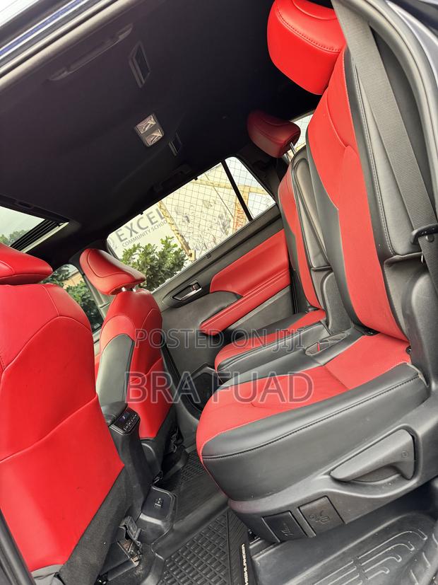 Toyota Highlander XLE 2022 Blue