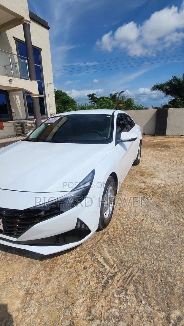 Hyundai Elantra SE 2021 White
