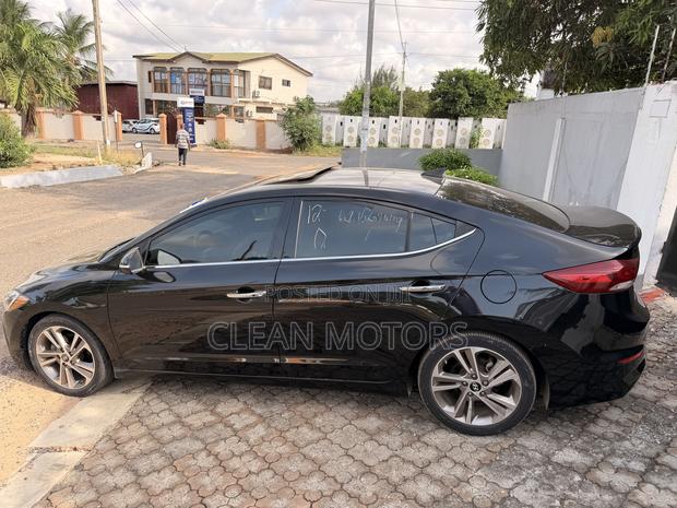 Hyundai Elantra Limited Sedan FWD (2.0L 4cyl 6A) 2017 Black