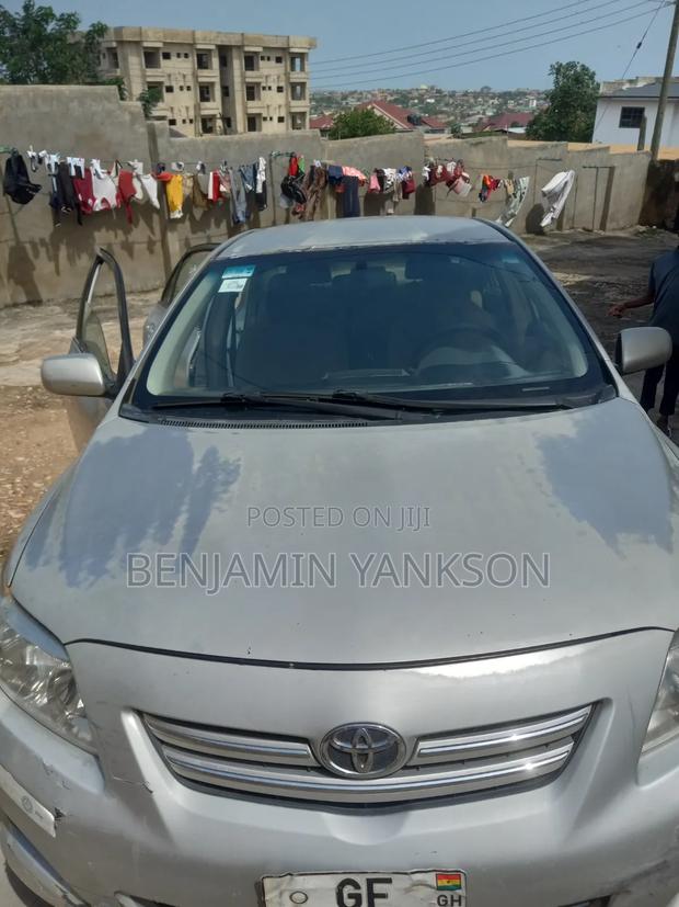 Toyota Corolla XLE 4dr Sedan (1.8L 4cyl 4A) 2010 Silver