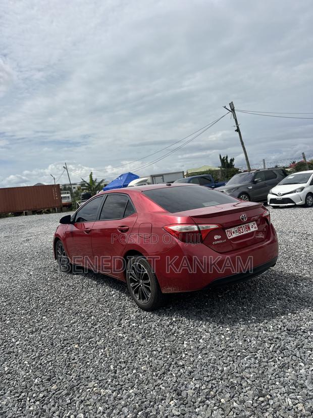 Toyota Corolla S 4dr Sedan (1.8L 4cyl CVT) 2016 Burgundy