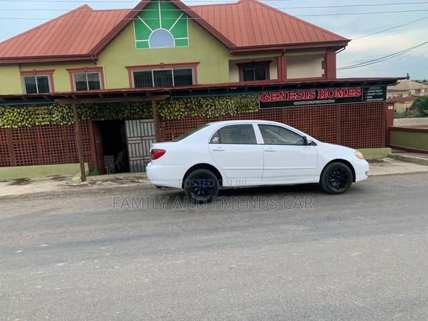 Toyota Corolla 2010 White