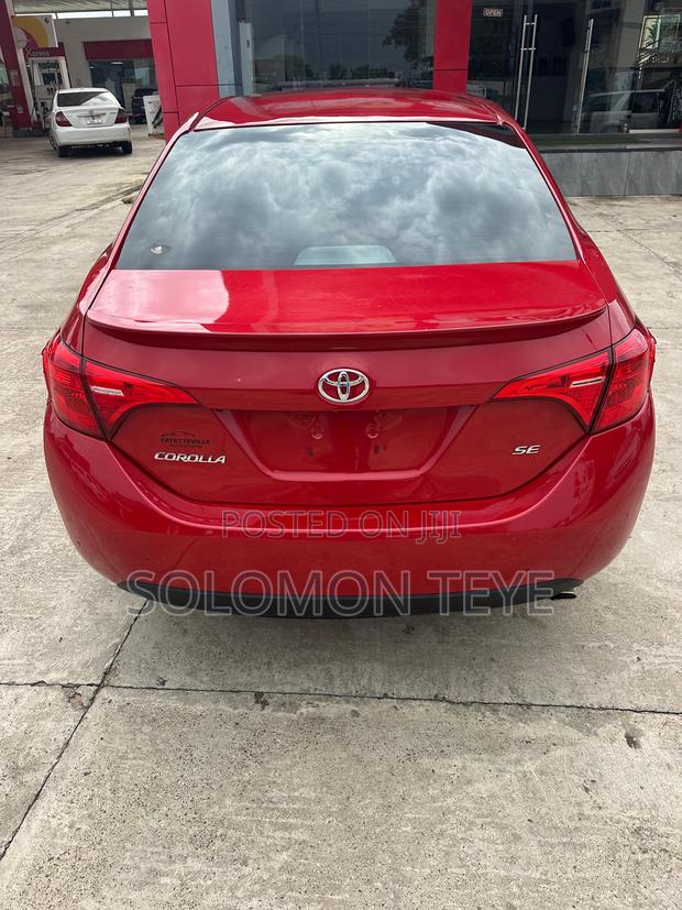 Toyota Corolla SE 4dr Sedan (1.8L 4cyl CVT) 2017 Red