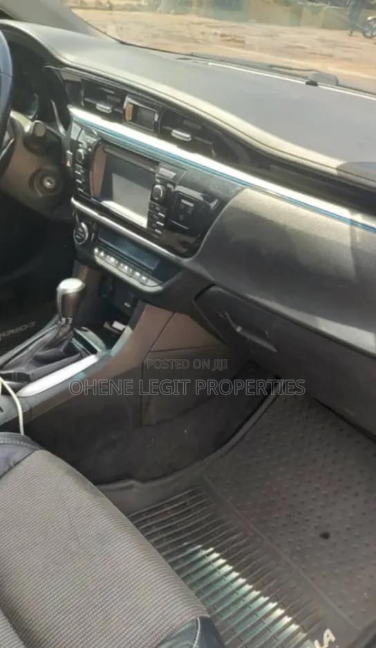 Toyota Corolla 2016 White