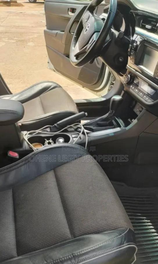 Toyota Corolla 2016 White