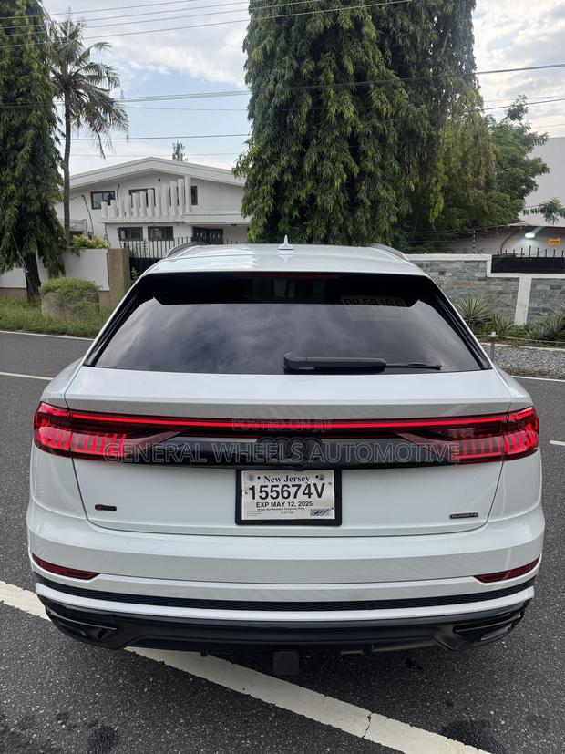 Audi Q8 55 Premium AWD quattro 2020 White