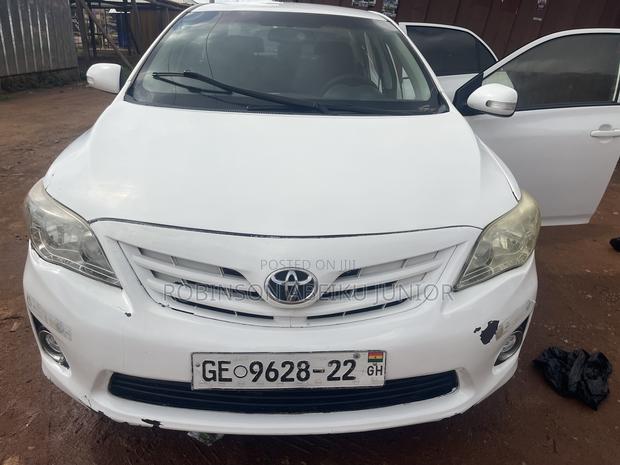Toyota Corolla LE 4dr Sedan (1.8L 4cyl 4A) 2012 White