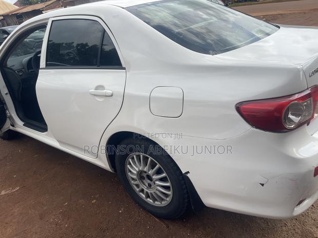 Toyota Corolla LE 4dr Sedan (1.8L 4cyl 4A) 2012 White