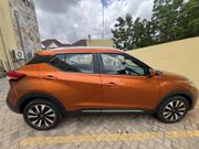 Nissan Kicks 2018 Orange for sale
