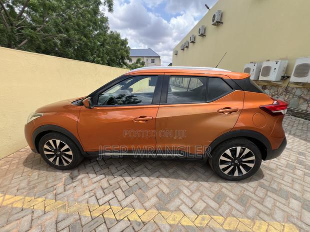 Nissan Kicks 2018 Orange