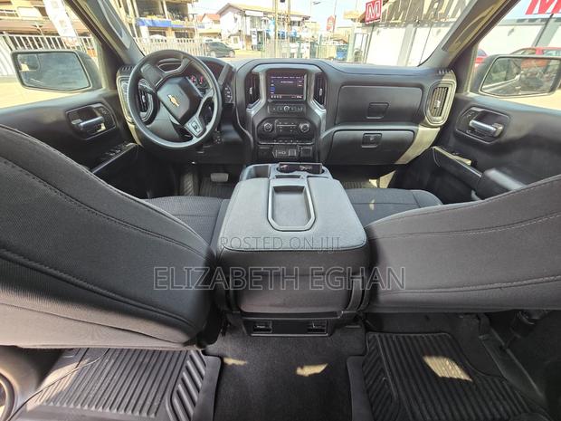 Chevrolet Silverado 1500 2021 Black