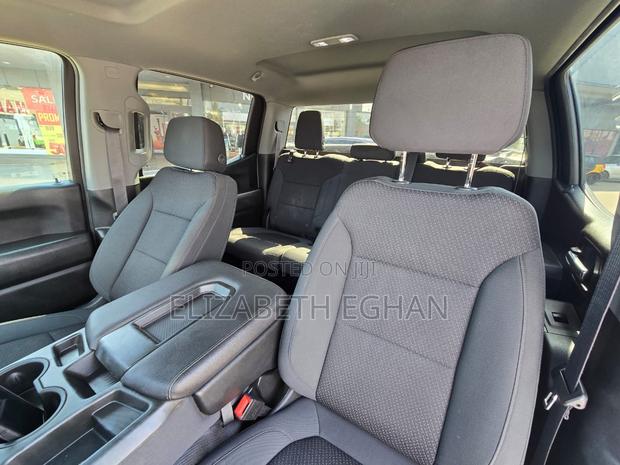 Chevrolet Silverado 1500 2021 Black