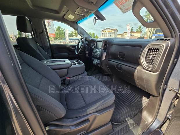 Chevrolet Silverado 1500 2021 Black