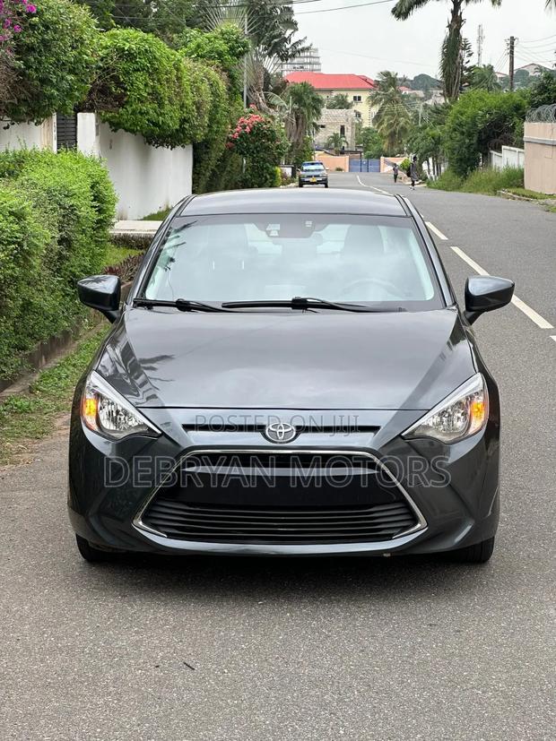 Toyota Yaris iA 1.5 FWD 2017 Gray
