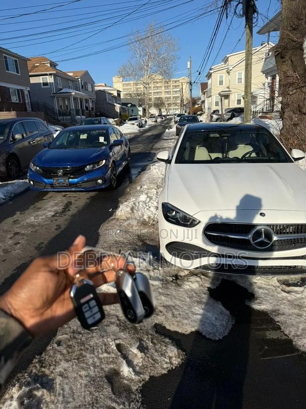 Mercedes-Benz C300 2022 White