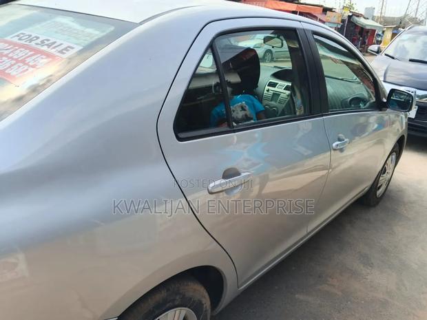 Toyota Yaris 2011 Silver