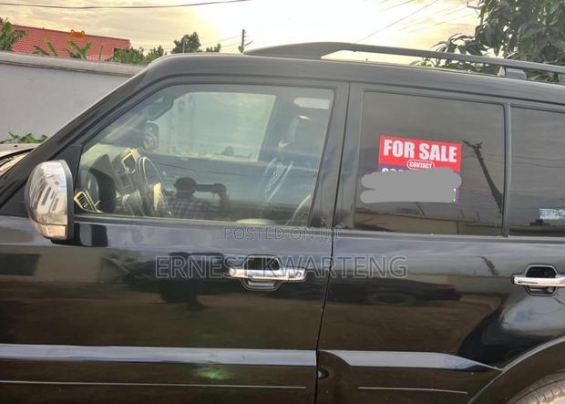 Mitsubishi Pajero 2015 Black