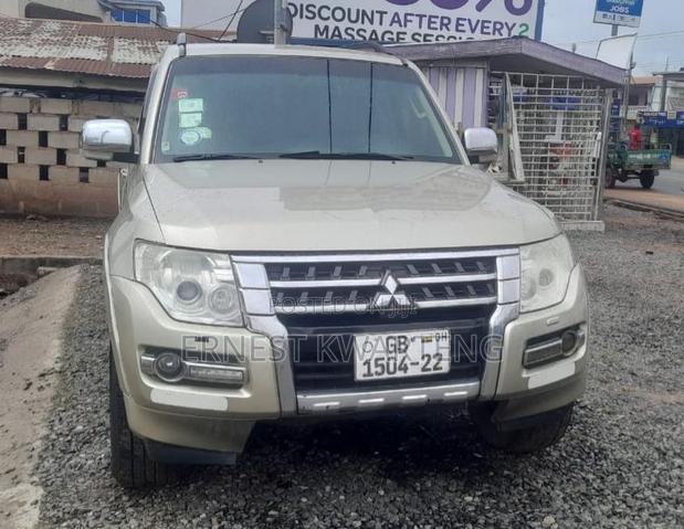 Mitsubishi Pajero V80 3.0 VR-I 2014 Gray