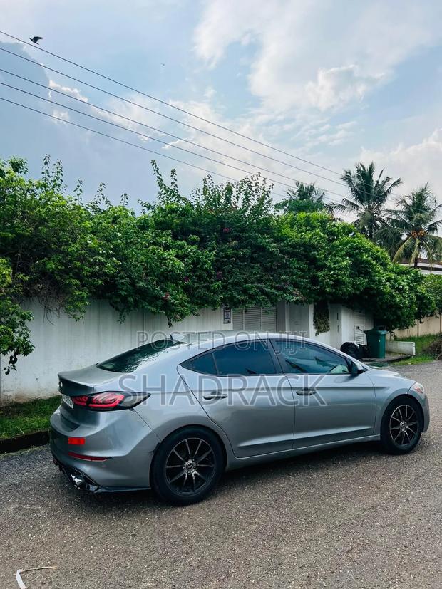 Hyundai Elantra 2018 Gray