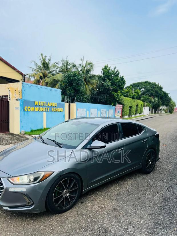 Hyundai Elantra 2018 Gray