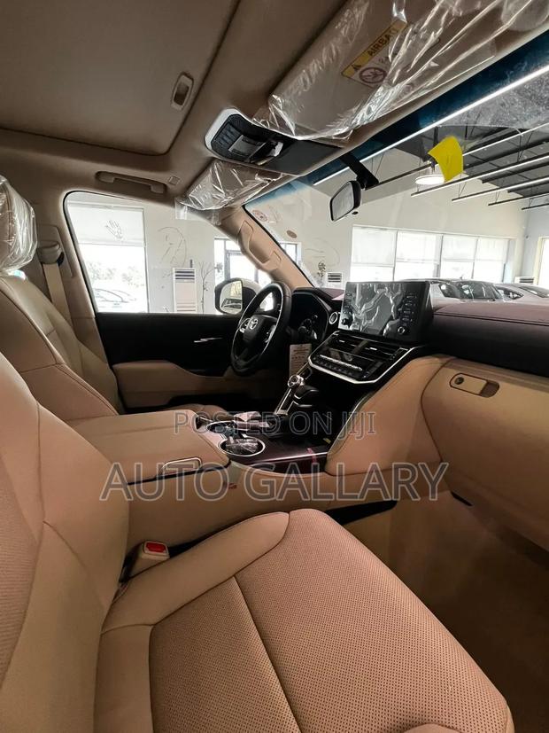 New Toyota Land Cruiser LC300 2024 Black