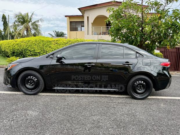 Toyota Corolla LE 2020 Black