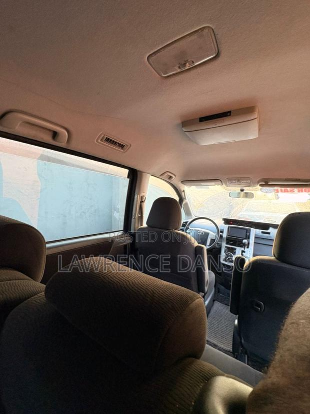 Toyota Voxy 2011 Black