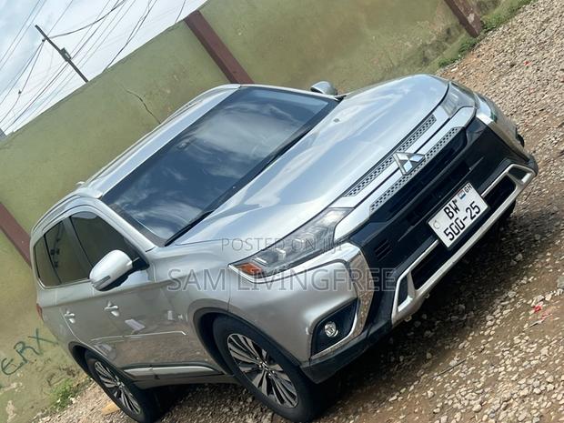 Mitsubishi Outlander SEL AWC 2018 Silver