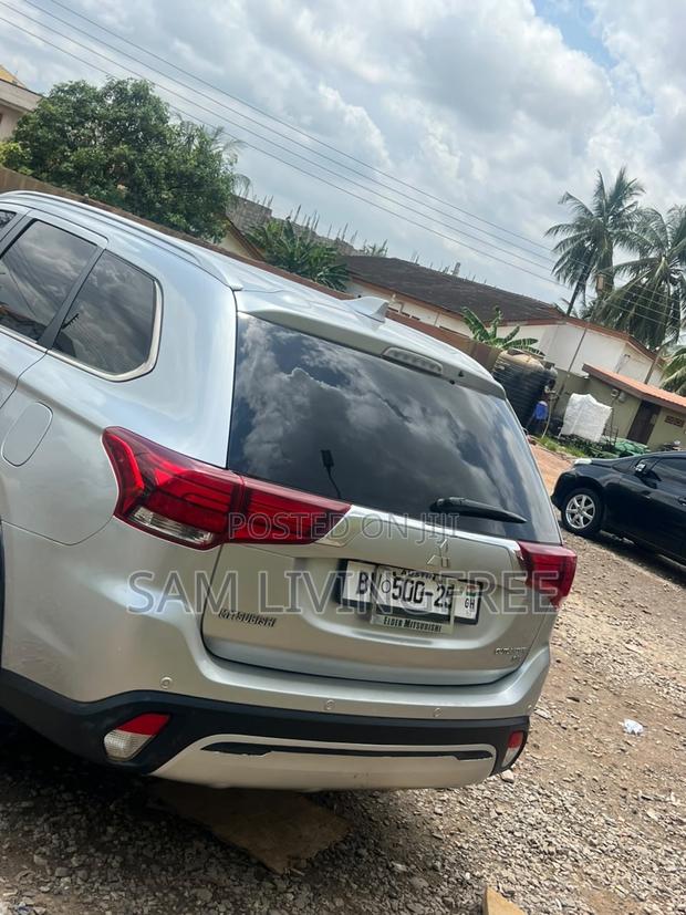 Mitsubishi Outlander SEL AWC 2018 Silver