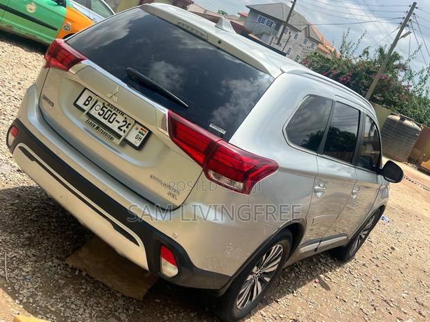 Mitsubishi Outlander SEL AWC 2018 Silver
