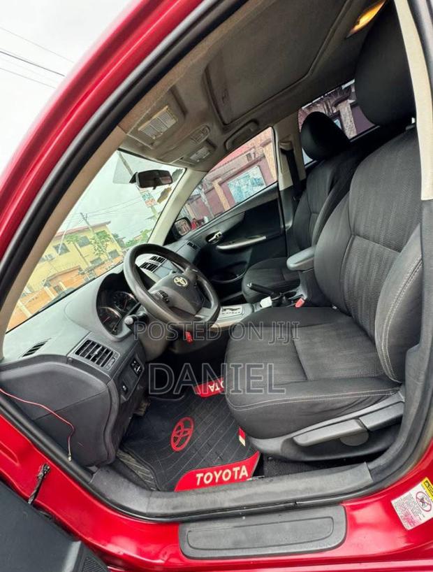 Toyota Corolla S 4dr Sedan (1.8L 4cyl 4A) 2013 Red