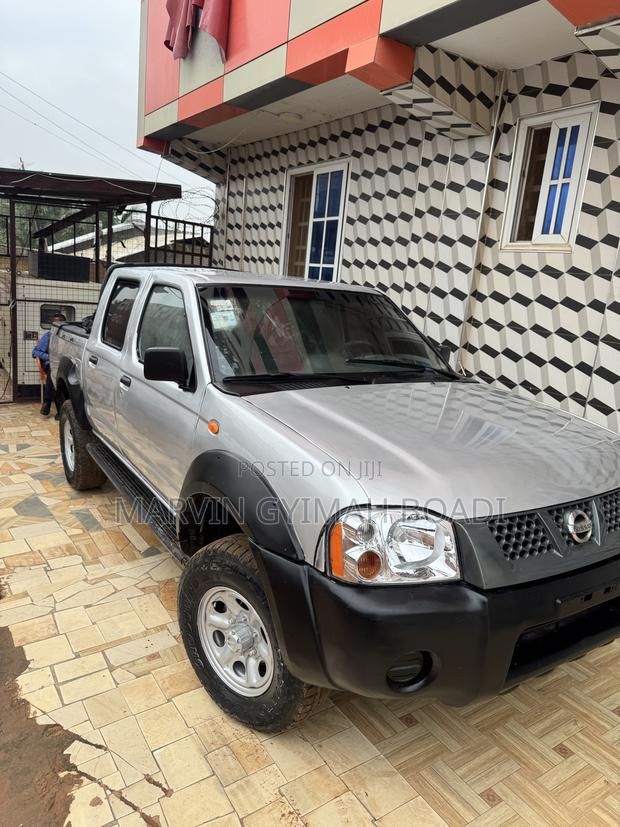Nissan Hardbody 2008 Silver