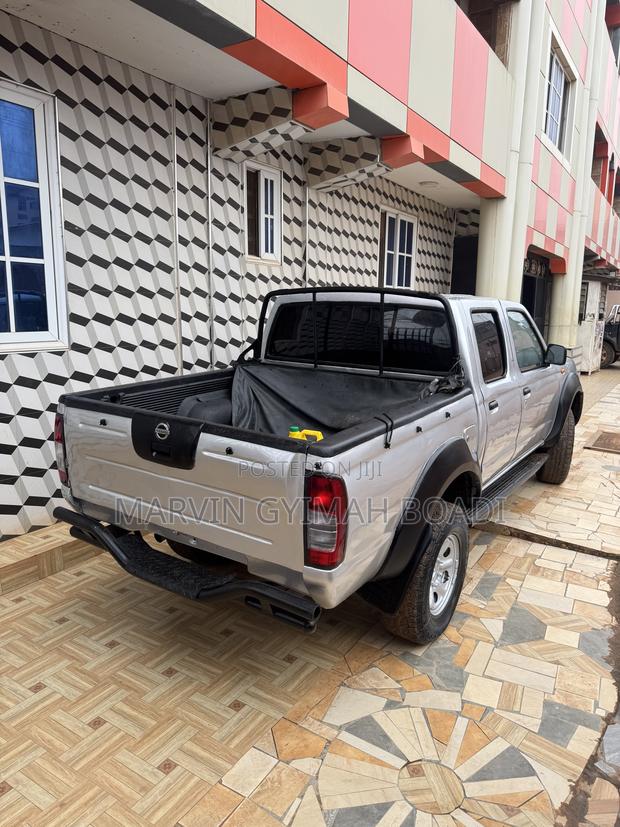 Nissan Hardbody 2008 Silver