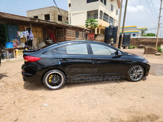 Hyundai Avante 2017 Black