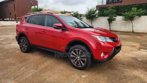 Toyota RAV4 2015 Red