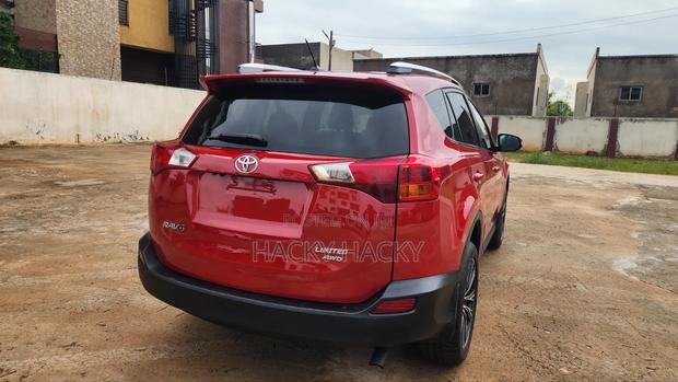 Toyota RAV4 2015 Red