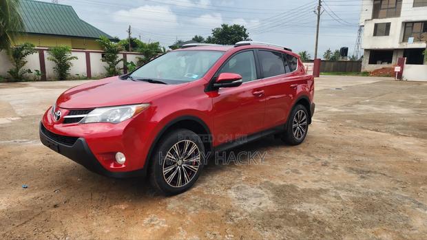 Toyota RAV4 2015 Red
