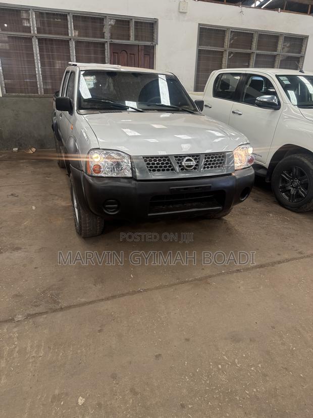 Nissan Hardbody 2008 Silver
