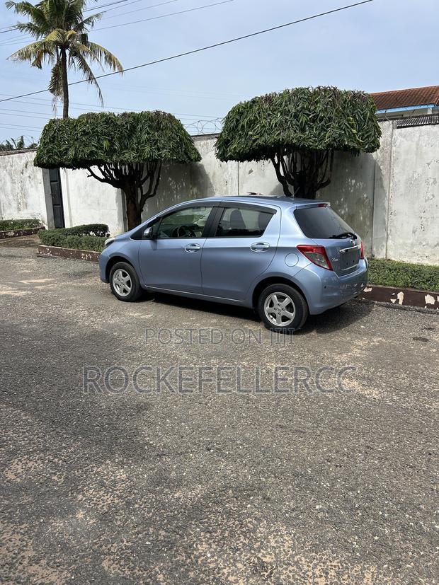Toyota Vitz 1.3 FWD 3dr 2014 Blue